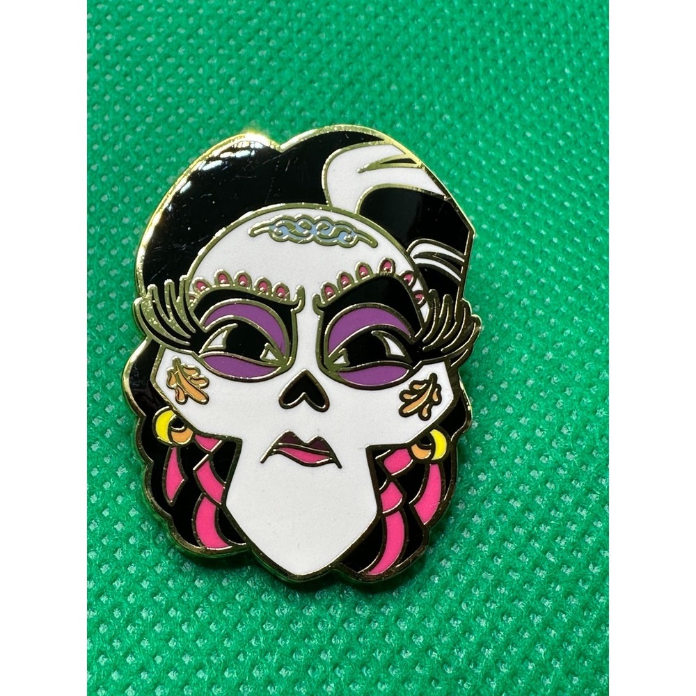 Loungefly Disney Pixar Coco Mama Imelda Mystery‎ Pin Set New Open Box